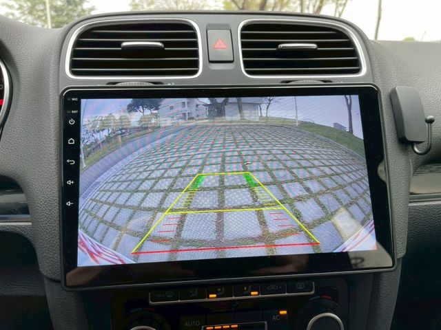 2010 Volkswagen Golf GTI 2.0 黑色 僅跑13.4萬 里程保證  經典GTI小鋼炮 整台原汁原  第9張相片