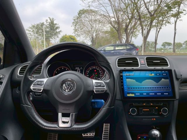 2010 Volkswagen Golf GTI 2.0 黑色 僅跑13.4萬 里程保證  經典GTI小鋼炮 整台原汁原  第10張相片