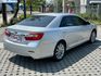 2014 Toyota Camry 2.5油電 保證里程、無泡水、原版件 重點配備：摸門解鎖、一鍵啟動、恆溫空調  第3張縮圖