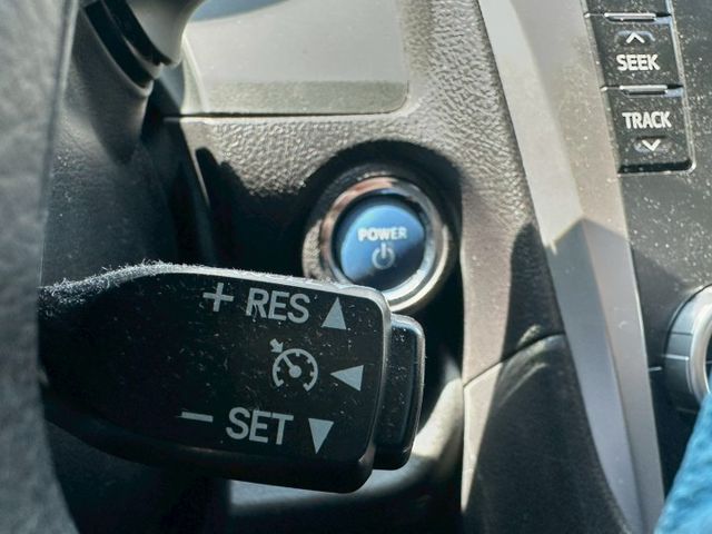 2014 Toyota Camry 2.5油電 保證里程、無泡水、原版件 重點配備：摸門解鎖、一鍵啟動、恆溫空調  第8張相片