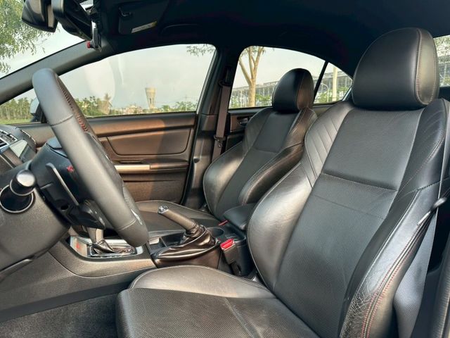 2015 Subaru WRX 2.04WD 僅跑11.9萬公里、原版件、無泡水 重點配備：摸門解鎖、一鍵啟動、安卓機  第6張相片