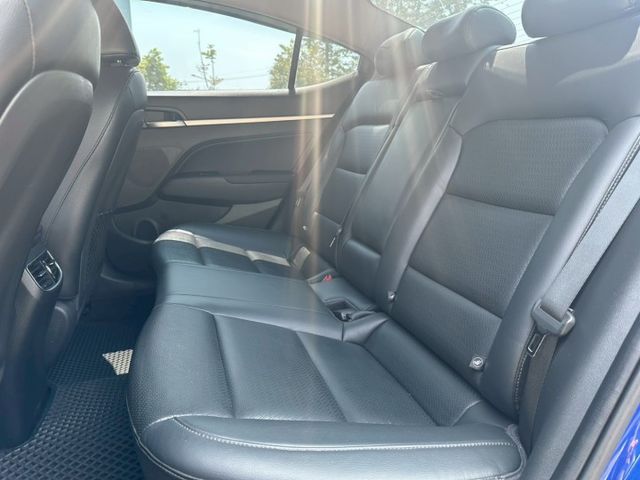 2020 Hyundai Elantra GLS 僅跑5.7萬保證里程、原版件、無泡水 重點配備：跟車定速系統、一鍵啟動  第6張相片