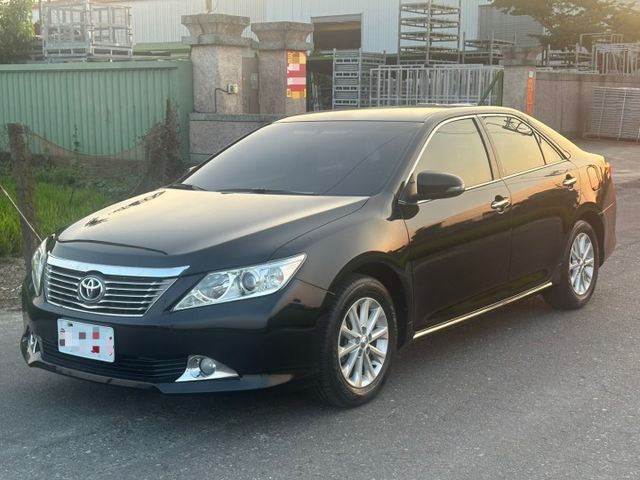2012 Toyota Camry 2.0黑 僅跑21.1萬保證里程、無重大事故、無泡水 重點配備：安卓機、倒車顯影、恆  第1張相片