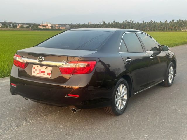 2012 Toyota Camry 2.0黑 僅跑21.1萬保證里程、無重大事故、無泡水 重點配備：安卓機、倒車顯影、恆  第3張相片