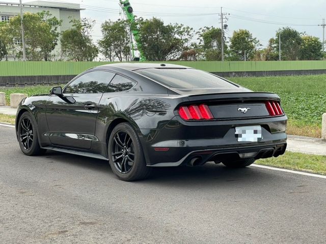 2017 Ford Mustang 2.3T 黑 僅跑10.7萬 里程保證 保證無重大事故 無泡水 重點配備（依實車為  第3張相片