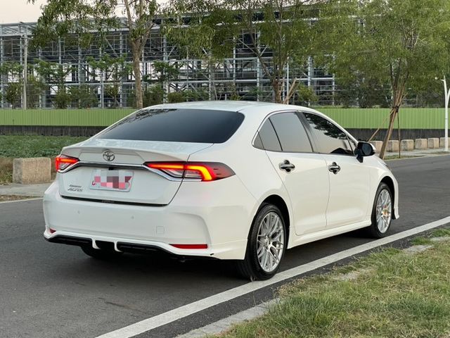 2020 Toyota Altis 1.8 保證里程、無重大事故、無泡水 重點配備：一鍵啟動、摸門解鎖、恆溫空調  第5張相片