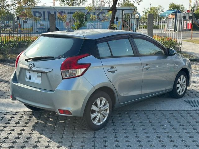 2015 TOYOTA YARIS 1.5 -里程僅跑9.5萬公里 里程保證- -原版件 可認證 保證無重大事故- -內  第3張相片