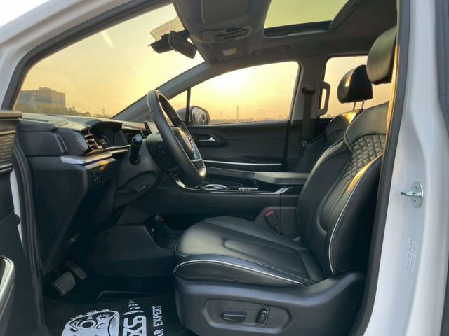 2024 Hyundai Custin 1.5T GLT-B 僅跑3.1萬 里程保證 原版件 保證無重大事故 無泡水 重  第5張相片