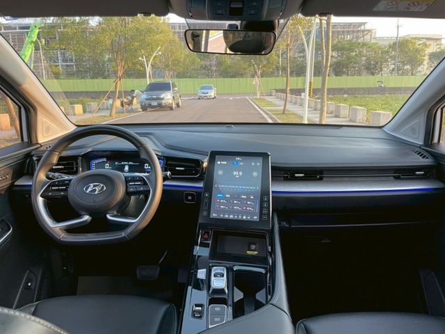 2024 Hyundai Custin 1.5T GLT-B 僅跑3.1萬 里程保證 原版件 保證無重大事故 無泡水 重  第8張相片