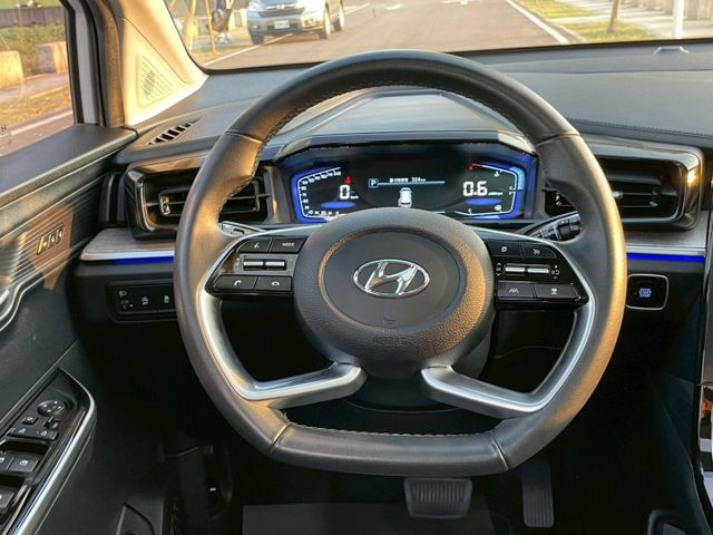2024 Hyundai Custin 1.5T GLT-B 僅跑3.1萬 里程保證 原版件 保證無重大事故 無泡水 重  第9張相片