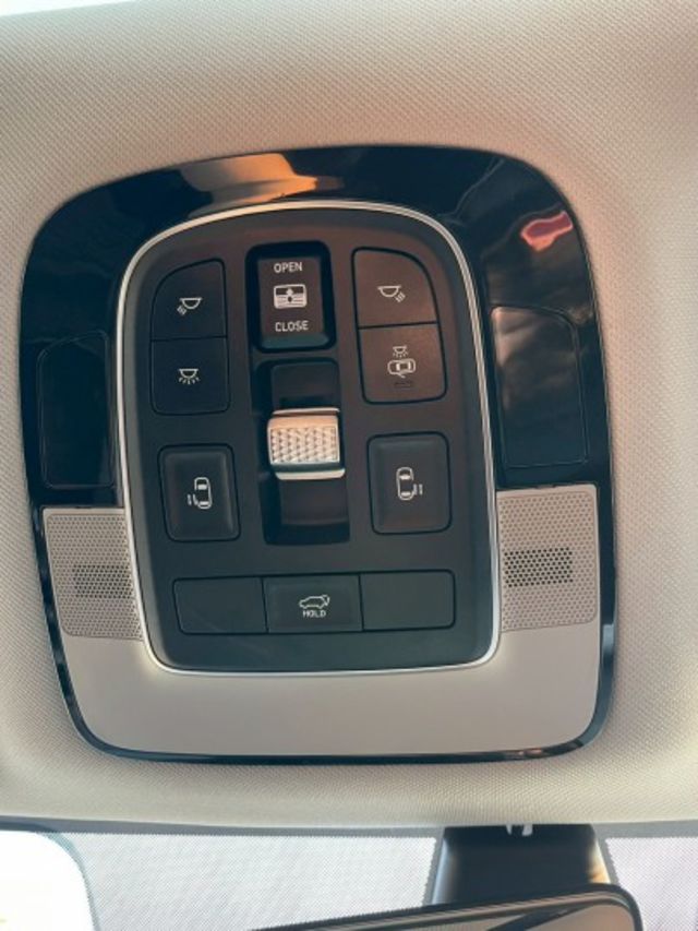 2024 Hyundai Custin 1.5T GLT-B 僅跑3.1萬 里程保證 原版件 保證無重大事故 無泡水 重  第16張相片