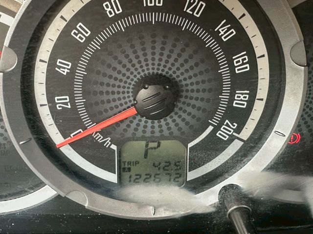 2016 Mitsubishi Zinger 2.4貨車牌2人座 僅跑12.2萬保證里程、無重大事故、無泡水 後座空間大  第7張相片