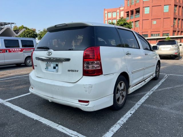 2004 Toyota Wish 2.0G 才跑10萬！里程保證、無重大事故、無泡水 釣魚人、做工作、載東載西  第3張相片
