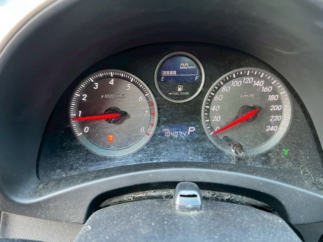 2004 Toyota Wish 2.0G 才跑10萬！里程保證、無重大事故、無泡水 釣魚人、做工作、載東載西  第6張相片