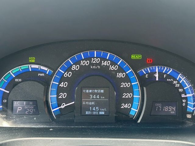 2012 Toyota Camry 油電 灰 僅跑17萬保證里程、無泡水 重點配備：定速系統、恆溫空調、一鍵啟動、摸門解  第6張相片