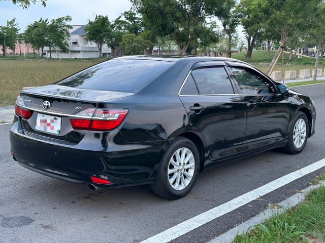 2015 Toyota Camry 2.0黑 僅跑15.4萬保證里程、原版件、無泡水 我知道這是經典版的，限時優惠買車直  第3張相片