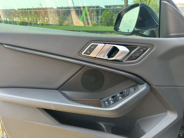 2021 BMW 218 Gran coupe 1.5 保證里程3.6萬、原版件、無泡水 標配5AU、車內配備齊全，專為  第7張相片