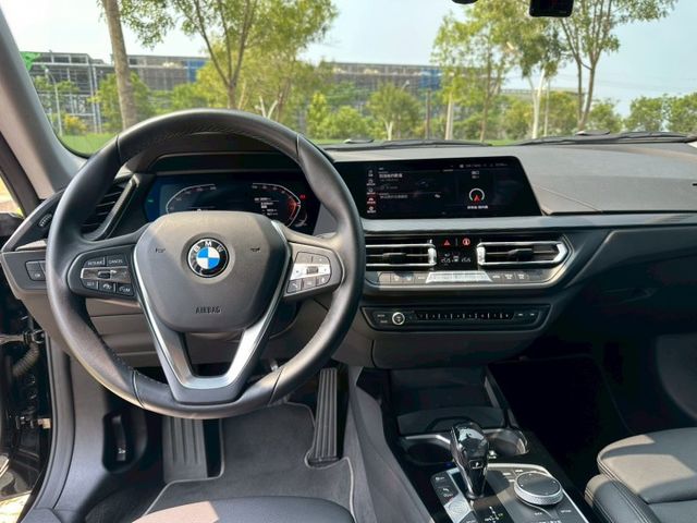 2021 BMW 218 Gran coupe 1.5 保證里程3.6萬、原版件、無泡水 標配5AU、車內配備齊全，專為  第10張相片