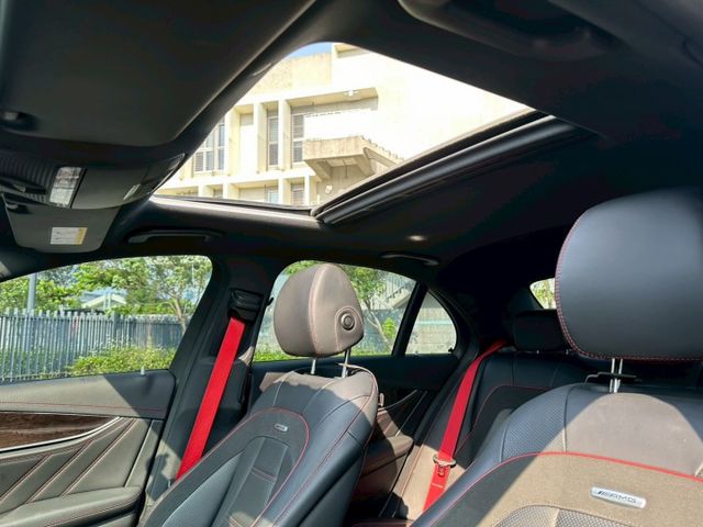 2017 Mercedes Benz E43 3.0 4MATIC 才跑5.3萬保證里程、原版件、無泡水  第7張相片