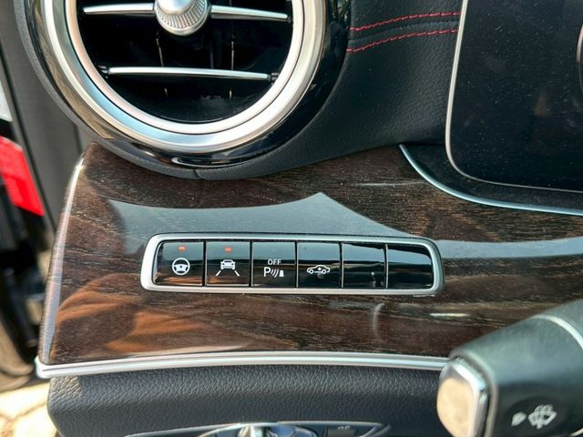 2017 Mercedes Benz E43 3.0 4MATIC 才跑5.3萬保證里程、原版件、無泡水  第10張相片