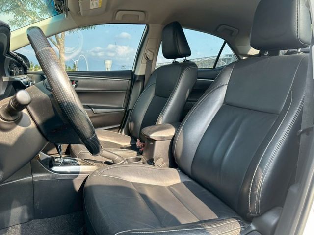 2015 Toyota Altis  僅跑12萬里程保證、原版件、無泡水 重點配備：倒車顯影、恆溫空調、定速系統  第5張相片