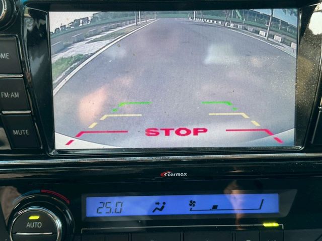 2015 Toyota Altis  僅跑12萬里程保證、原版件、無泡水 重點配備：倒車顯影、恆溫空調、定速系統  第7張相片