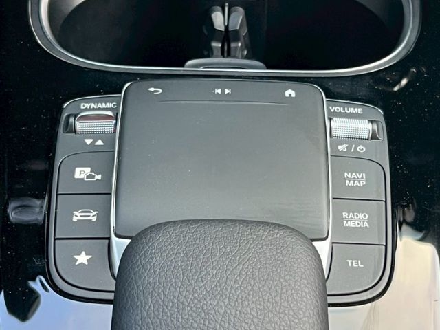 2022 Mercedes Benz A180 1.3 才跑不到4萬！、原版件、無泡水 質感小車、小小的空間給你大大的駕  第10張相片