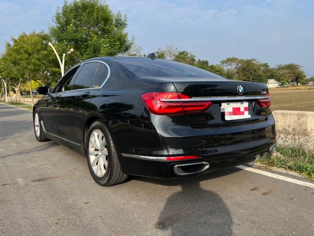 2017 BMW 730i  里程僅跑6.4萬公里 可認證 原版件 保證無重大事故 重點配備 HUD抬頭顯示、電吸門  第4張相片