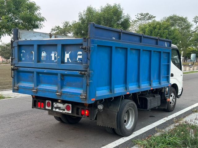 2011 國瑞 Hino300 白 里程僅跑19.7萬保證里程、無泡水、無重大事故 舉斗車、白鐵包邊11.5呎  第3張相片