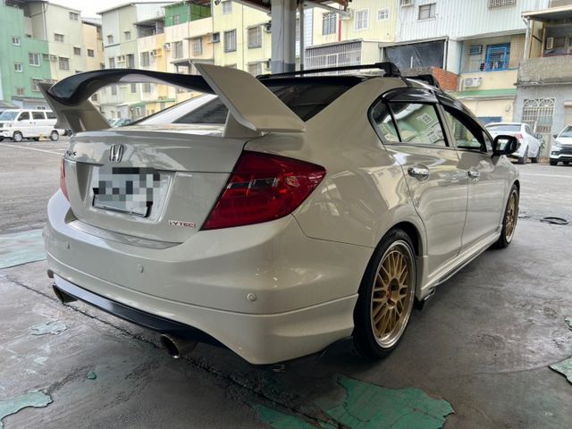 2014 Honda Civic  僅跑14萬保證里程、無泡水 前後底盤強化拉桿  雙出中尾段排氣管（有閥門、原廠排氣管  第2張相片