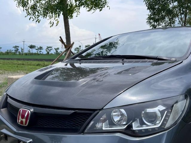 2009 Honda K12 1.8 VTI-S  渦輪車 全車精品 卡夢引擎蓋 此車為性能車，不附任何保證保固  第2張相片