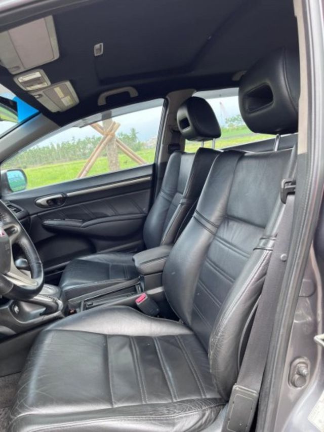 2009 Honda K12 1.8 VTI-S  渦輪車 全車精品 卡夢引擎蓋 此車為性能車，不附任何保證保固  第4張相片
