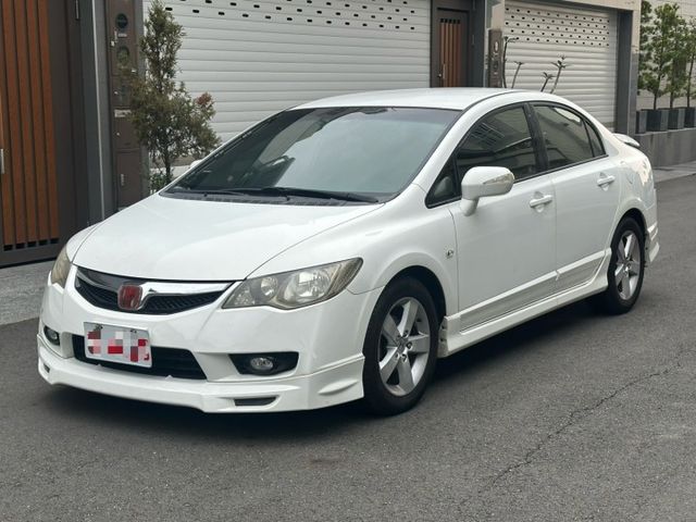 2011 Honda Civic K12 1.8 白 換上帥帥的空力套件 等帥帥的你來開~  第2張相片