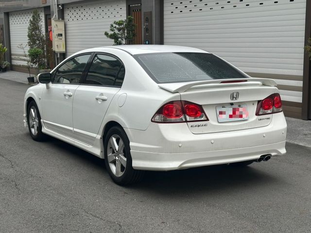 2011 Honda Civic K12 1.8 白 換上帥帥的空力套件 等帥帥的你來開~  第4張相片