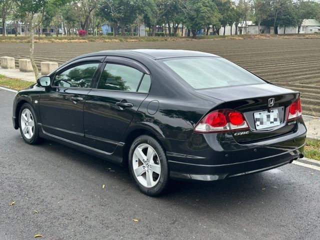 2011 Honda civic K12 VTI黑 里程保證12.8萬、無泡水、無重大事故 重點配備：安卓機、倒車顯影  第3張相片