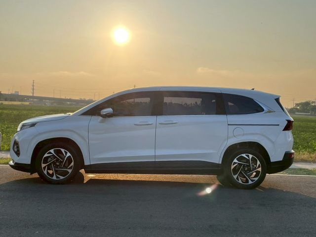 2024 Hyundai Custin 1.5T GLT-B 僅跑3.1萬 里程保證 原版件 保證無重大事故 無泡水 重  第2張相片