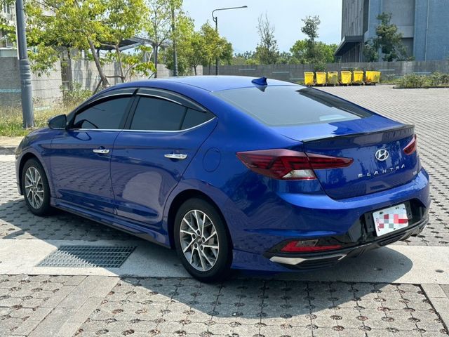2020 Hyundai Elantra GLS 僅跑5.7萬保證里程、原版件、無泡水 重點配備：跟車定速系統、一鍵啟動  第4張相片