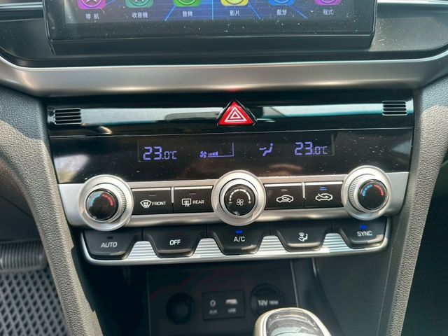 2020 Hyundai Elantra GLS 僅跑5.7萬保證里程、原版件、無泡水 重點配備：跟車定速系統、一鍵啟動  第11張相片