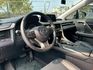 2022 Lexus RX300 黑 保證里程、原版件、無泡水 重點配備：駕駛座電動記憶座椅、雙前通風椅、無線充電器  第5張縮圖
