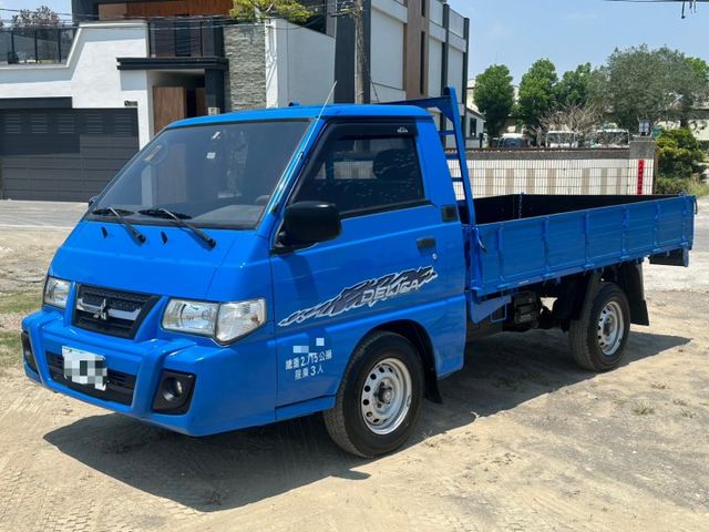 2017 Mitsubishi DELICA 保證里程、無泡水 水路引擎正常、冷氣會冷 貨斗整新完畢、賺錢車等你帶回家  第1張相片