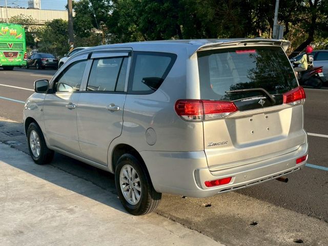 2016 Mitsubishi Zinger 2.4貨車牌2人座 僅跑12.2萬保證里程、無重大事故、無泡水 後座空間大  第3張相片