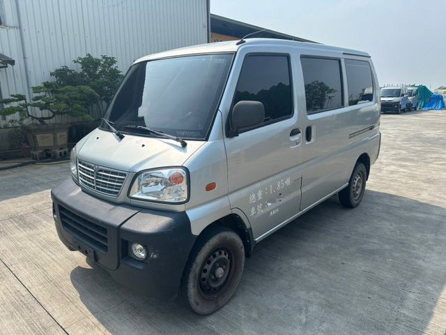 2010 凌厲 箱型車2人座 僅跑25萬 里程保證  無泡水 載貨最適合  第1張相片