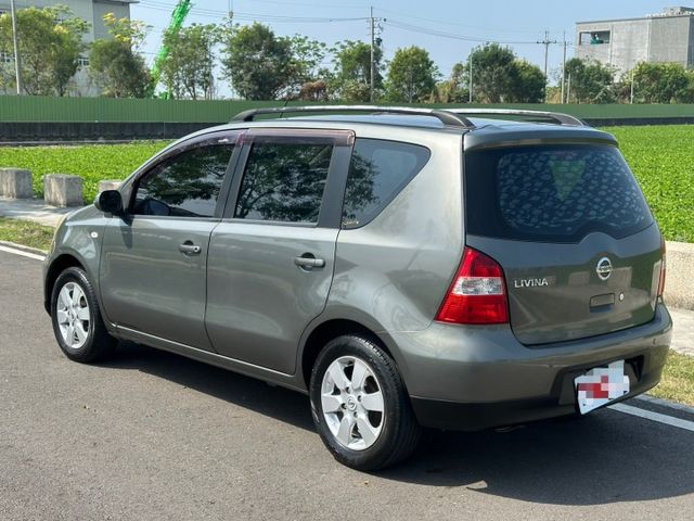 2011 Nissan Livina 1.6灰 僅跑18.7萬保證里程、無泡水、無重大事故 後座可6/4分離、通勤代步的  第3張相片