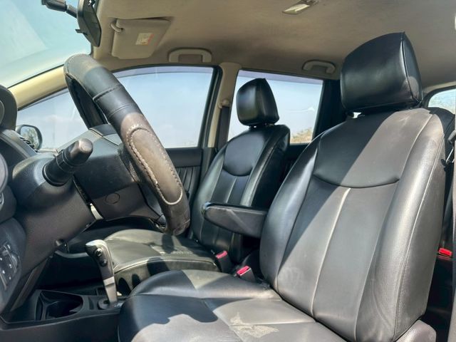 2011 Nissan Livina 1.6灰 僅跑18.7萬保證里程、無泡水、無重大事故 後座可6/4分離、通勤代步的  第6張相片