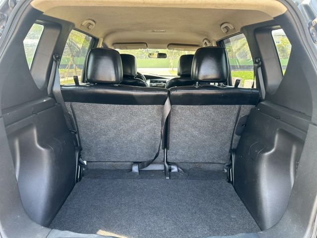 2011 Nissan Livina 1.6灰 僅跑18.7萬保證里程、無泡水、無重大事故 後座可6/4分離、通勤代步的  第9張相片