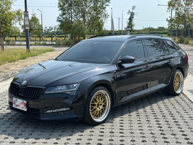 2023 Skoda Superb Combi 2.0 TSI Sportline  獨具風格旅行車  第1張相片