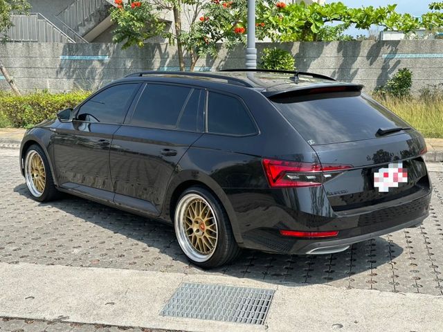 2023 Skoda Superb Combi 2.0 TSI Sportline  獨具風格旅行車  第3張相片