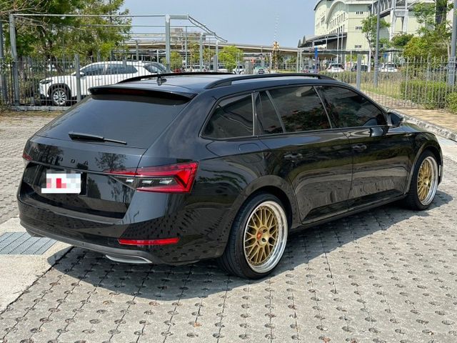 2023 Skoda Superb Combi 2.0 TSI Sportline  獨具風格旅行車  第4張相片