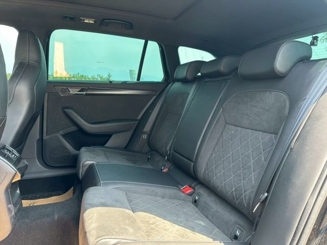 2023 Skoda Superb Combi 2.0 TSI Sportline  獨具風格旅行車  第10張相片