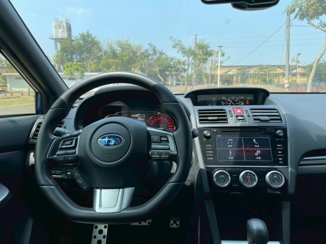 2016 Subaru WRX 2.0渦輪+四驅 僅跑10.6萬而已 里程保證 保證無重大事故 無泡水 已認證 改裝排氣  第7張相片